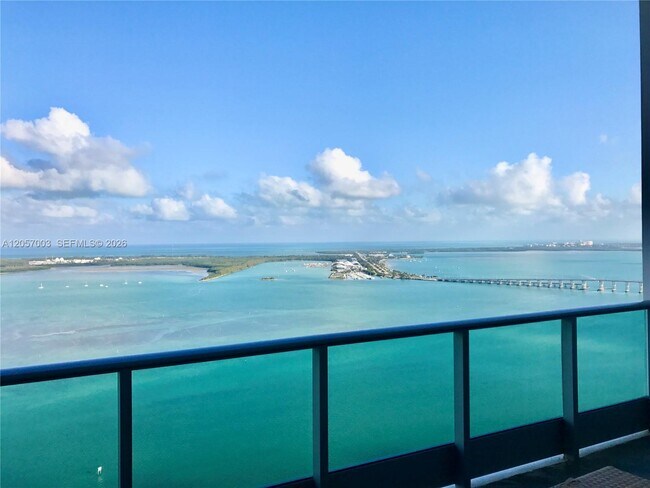 Building Photo - 1331 Brickell Bay Dr