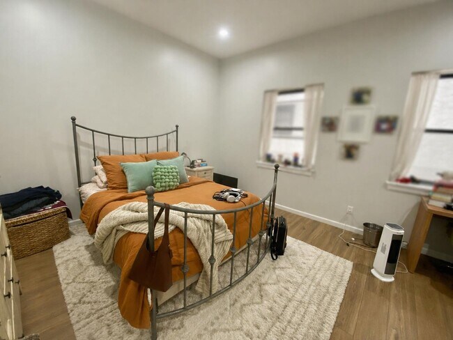 Building Photo - 517 74th St