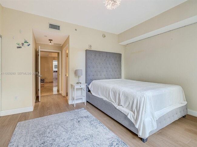 Building Photo - 3330 NE 190th St