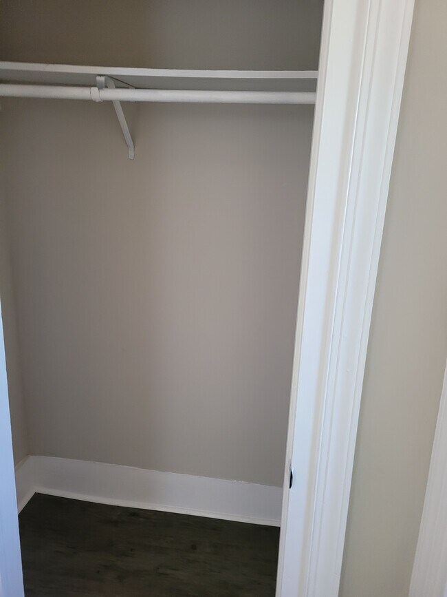 Building Photo - 305 Walker St