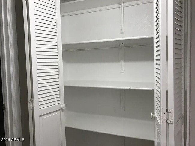 Building Photo - 8238 W Monroe St