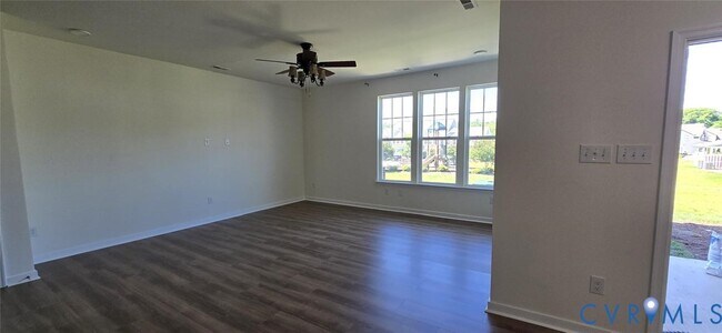 Building Photo - 9005 White Plains Ct