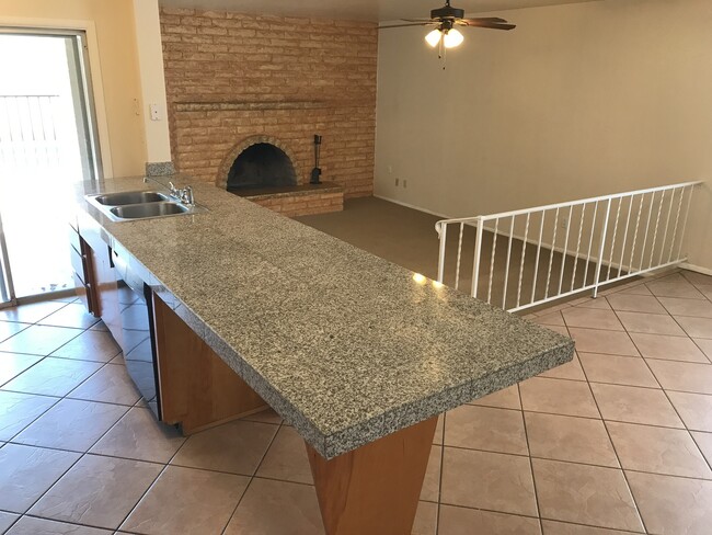 Building Photo - Tempe 3 Bed, 2 Bath - Pool and Single Story