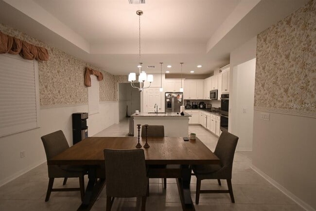 Building Photo - 11996 Hilltop Farms Dr