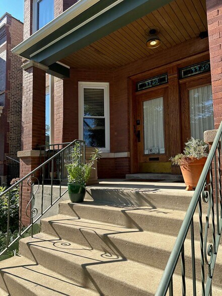 Front porch - 2250 W Addison St