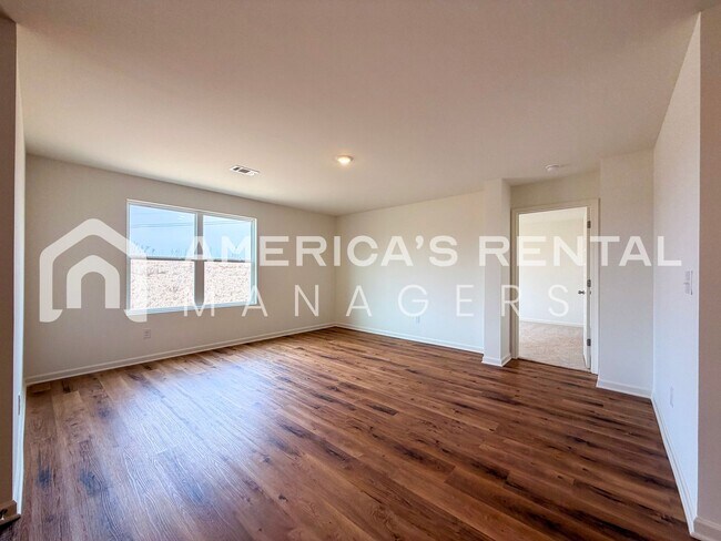 Building Photo - One-Month Free Move-in Special! New Construction Home for Rent in Tuscaloosa, AL! Sign a 13-month...