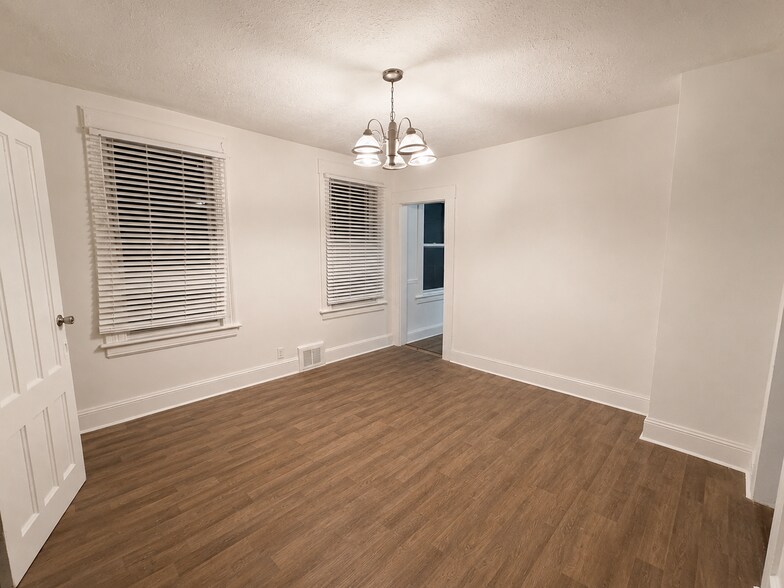 Building Photo - 313 Bunnell St