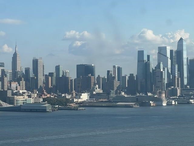 Building Photo - 7004 BLVD E