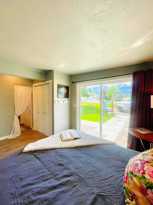 Barndoor has been added to bathroom. Stunning view of Kootenai Canyon - 4079 Stevensville River Rd