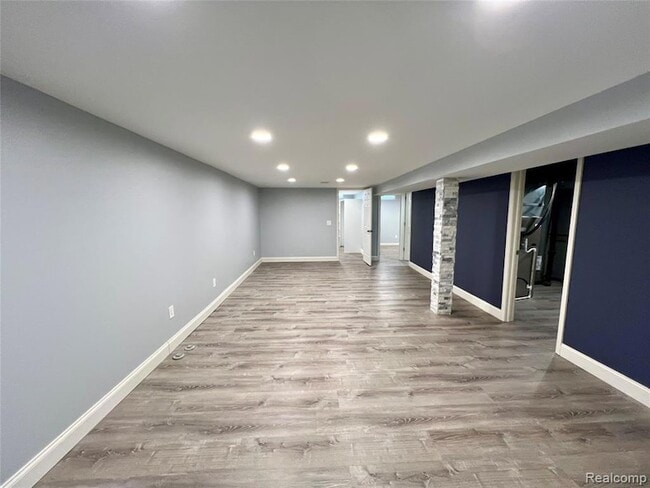 Building Photo - 9768 Lincoln Ct