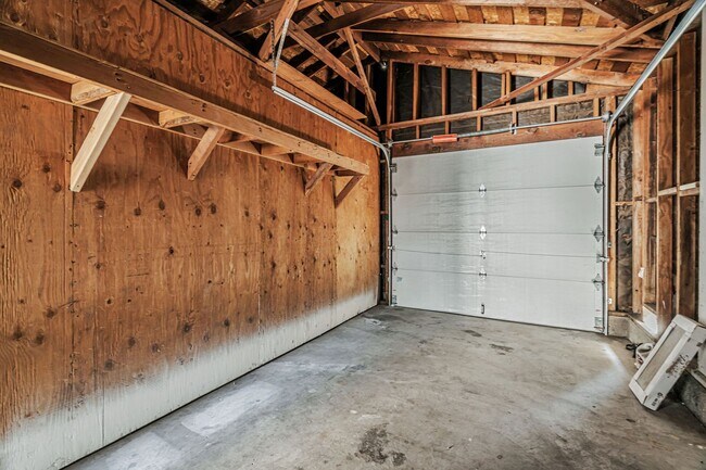Building Photo - 652 Vasona Ave