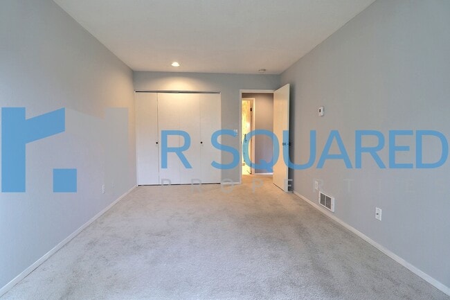 Building Photo - 401 100th Ave NE