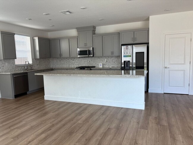 Building Photo - 1831 Lilac Ct