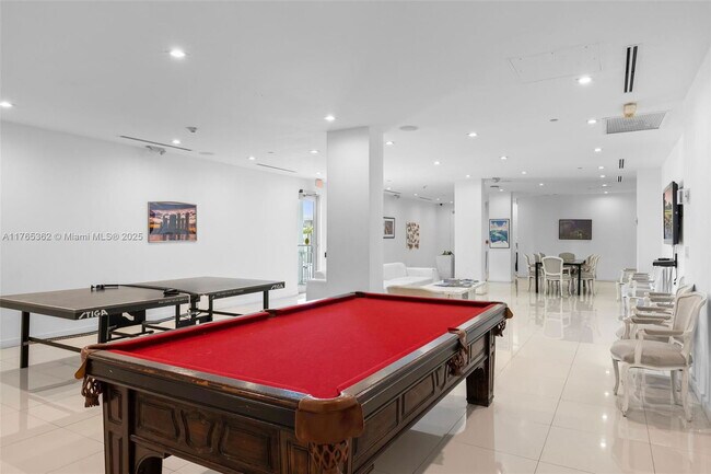 Building Photo - 5065 Collins Ave