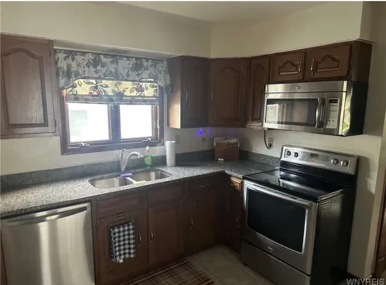 Shared kitchen - 115 N 17th St
