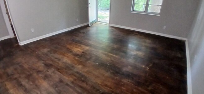 Building Photo - Charming 2 Bedroom Apartment in Cleveland, TN