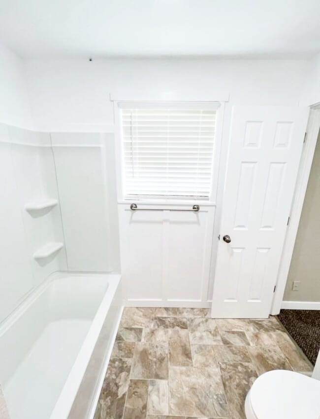 Building Photo - 9428 Silverdale Loop Rd NW