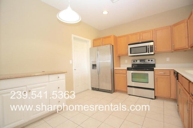 Building Photo - 2420 Laurentina Ln