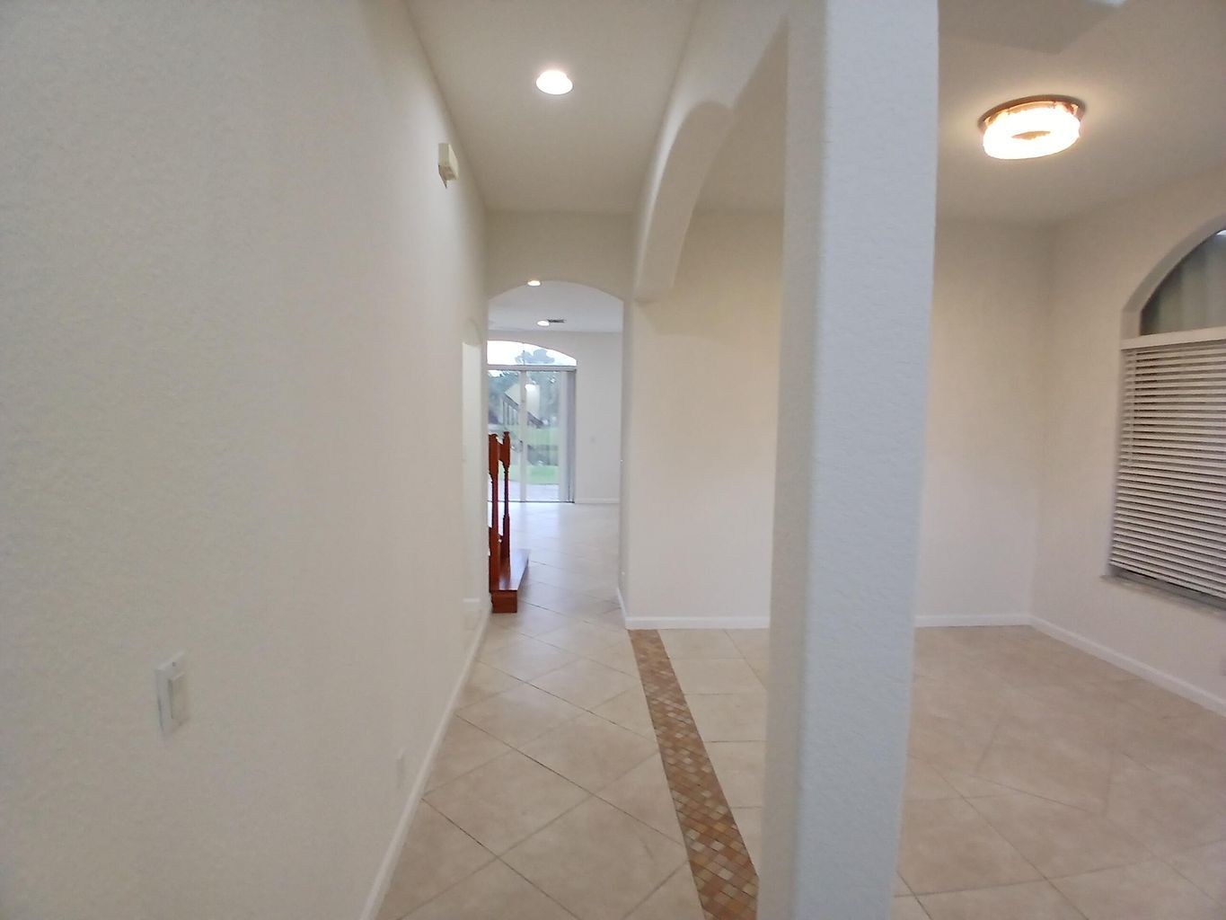 Building Photo - 1171 W Magnolia Cir