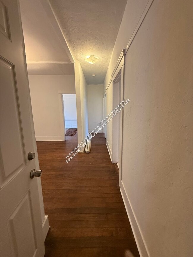 Building Photo - 18th and Filbert St