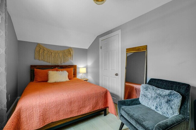 Building Photo - 32 Basin St