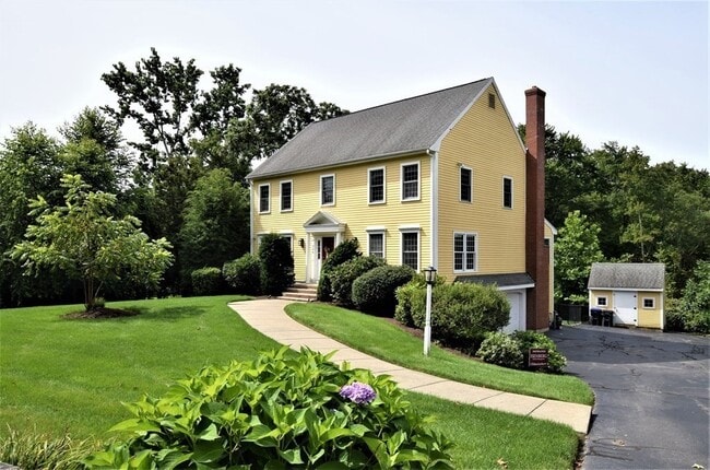 Primary Photo - 398 Davis St