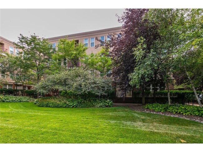 Building Photo - 680 N 2nd St