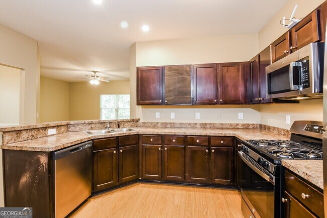 Building Photo - 526 Hill Crest Cir