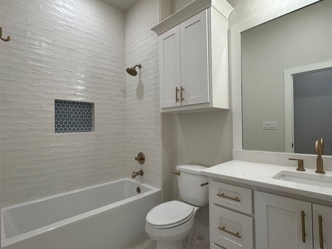 Building Photo - 9248 Villas Ct