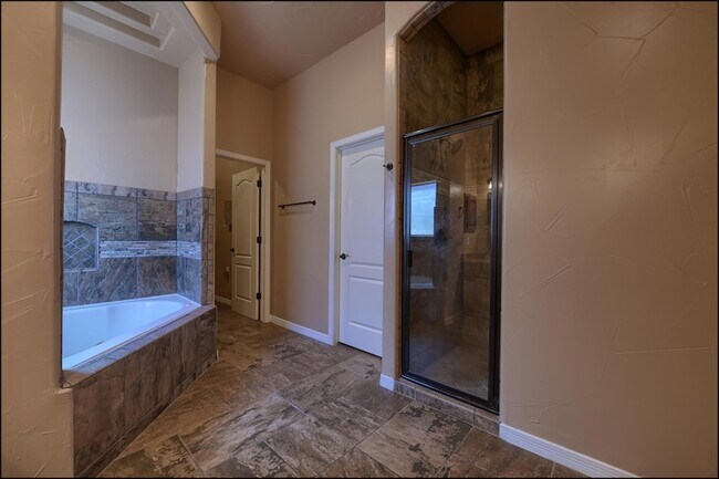Building Photo - 3065 Snowy Point Dr