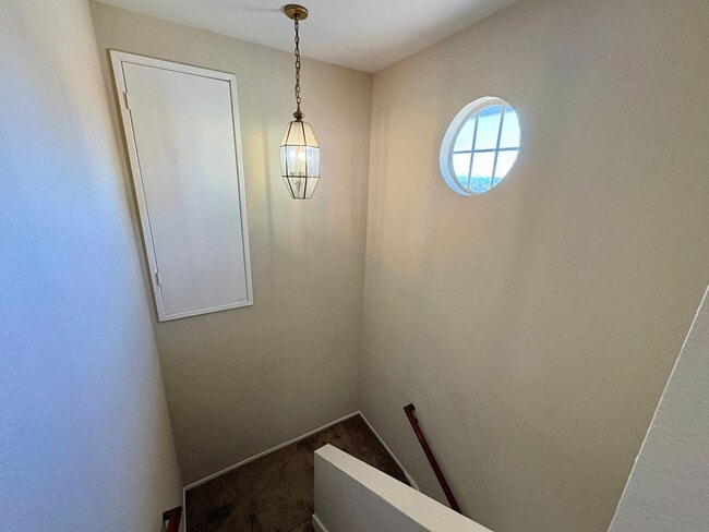 Building Photo - 4 Bedroom House Corner Lot