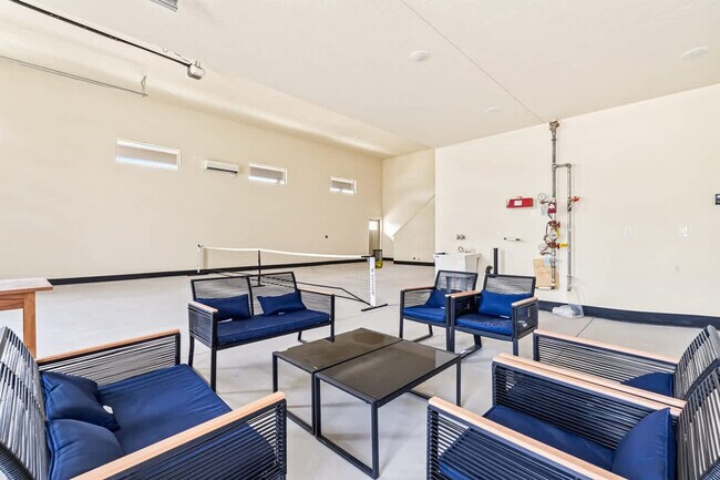 Building Photo - 303 CM Rdg Ln