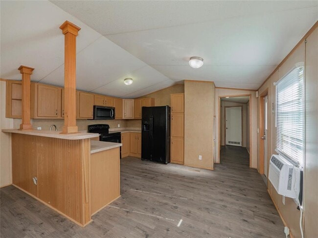 Building Photo - 103 Mari Ln