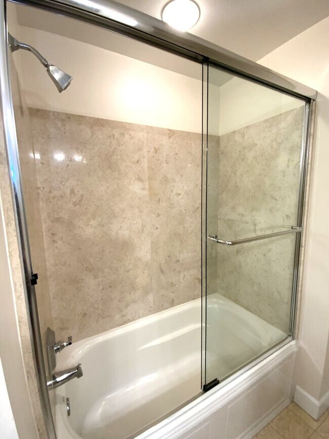 Building Photo - Modern Luxury Meets Prime Downtown Palo Al...
