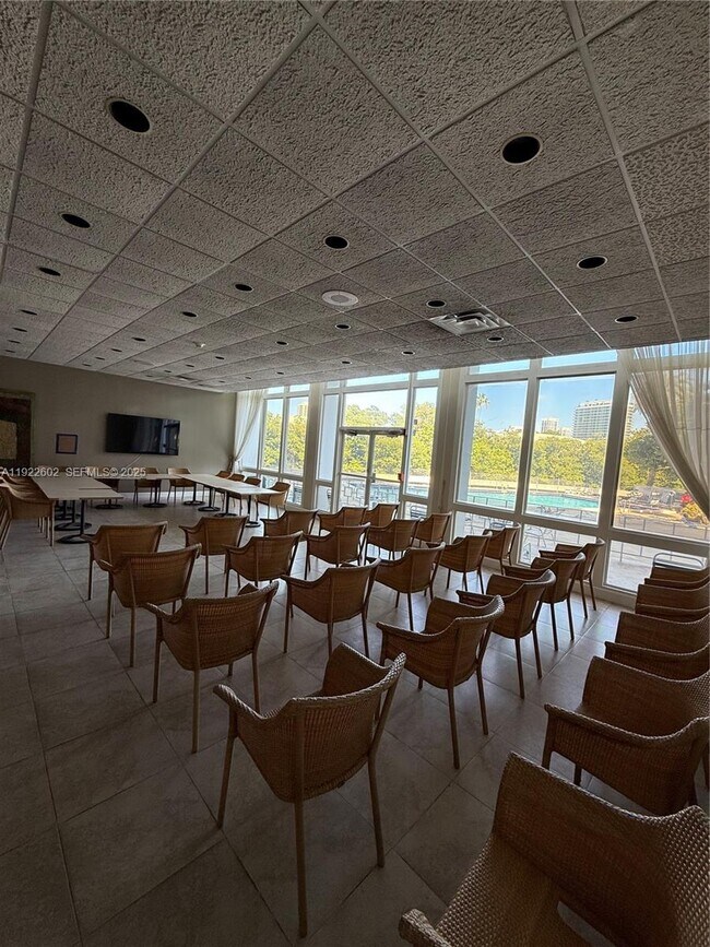 Building Photo - 7441 Wayne Ave