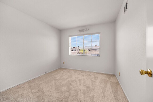 Building Photo - 12030 Via Felicia