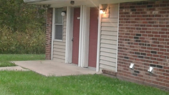 Primary Photo - Lindentree Apartments