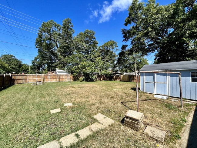 Building Photo - Two Bedroom Home in Muskegon