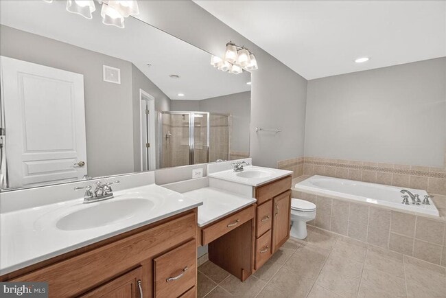 Building Photo - 1811b Wheyfield Dr