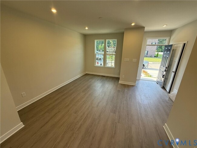 Building Photo - 1013 Arborway Ln