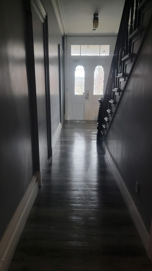 Building Photo - 1530 Pennington Rd