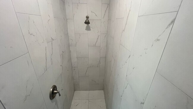 Building Photo - ADORABLE 3 Bedroom / 2 Bathroom Home in Pa...