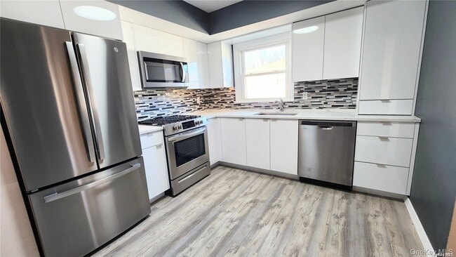 Building Photo - 244-57 Grand Central Pkwy