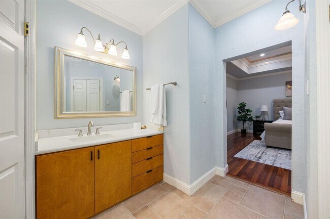 Building Photo - 15726 Walkwood Dr