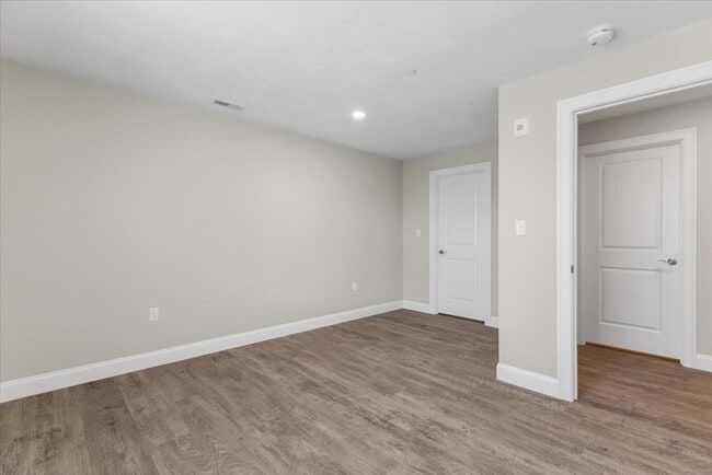 Building Photo - 202 Central St