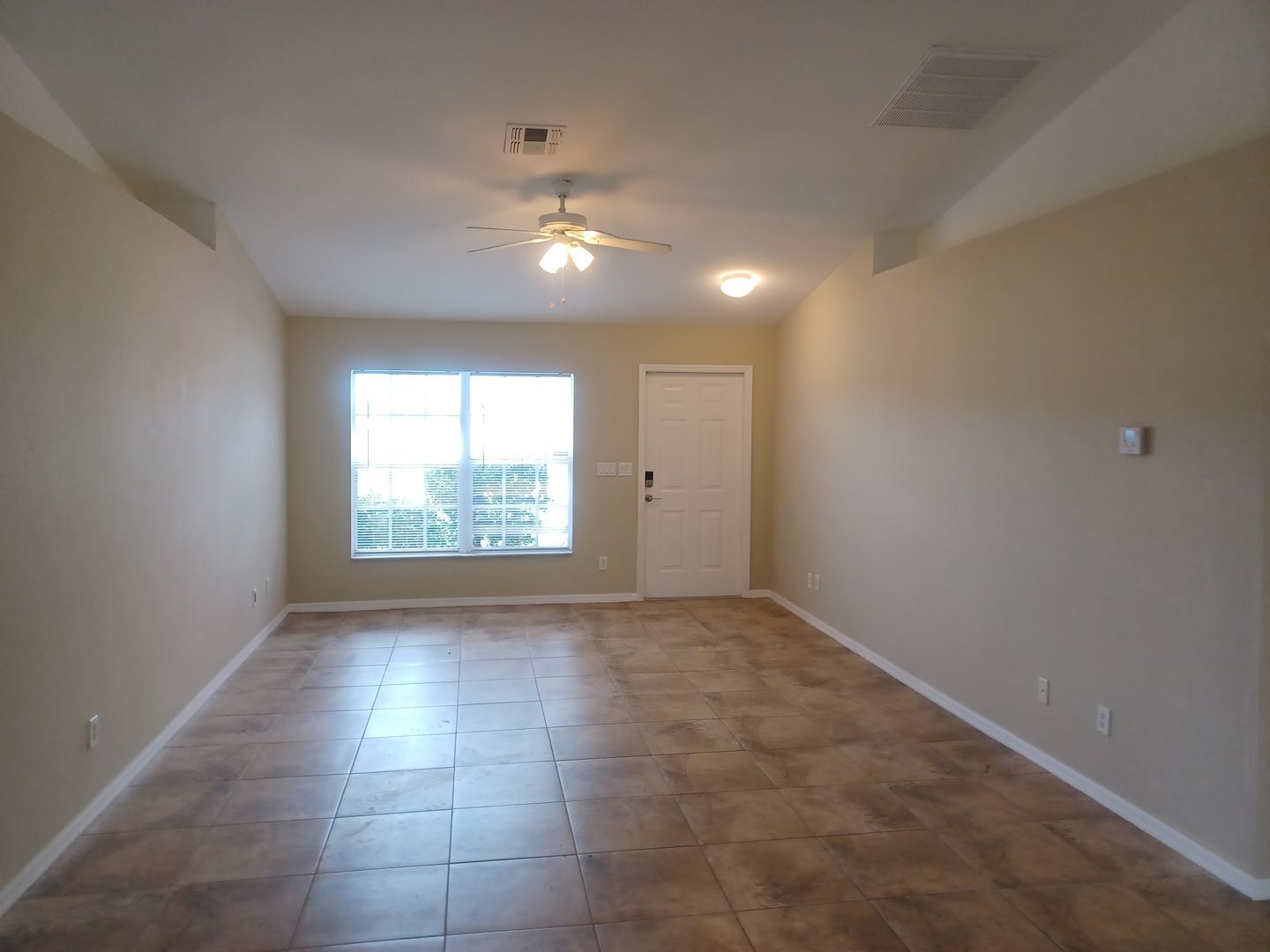 Building Photo - 1519 Nelson Rd N