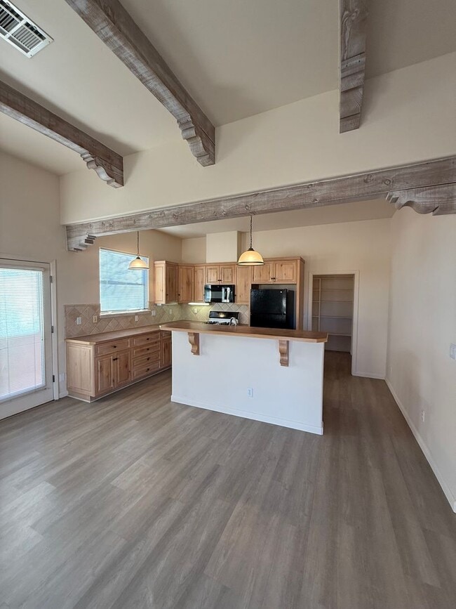 Building Photo - 1903 Coyote Ridge Dr