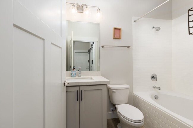 Building Photo - **Charming Home in Provo, UT 84401 – Avail...