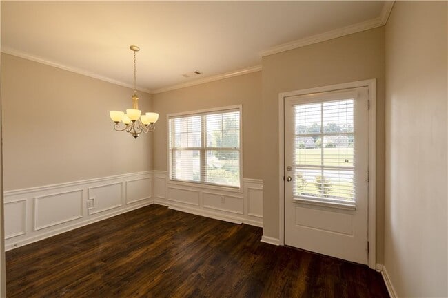 Building Photo - 221 Winterset Cir