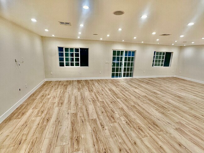 Building Photo - 19429 Lull St